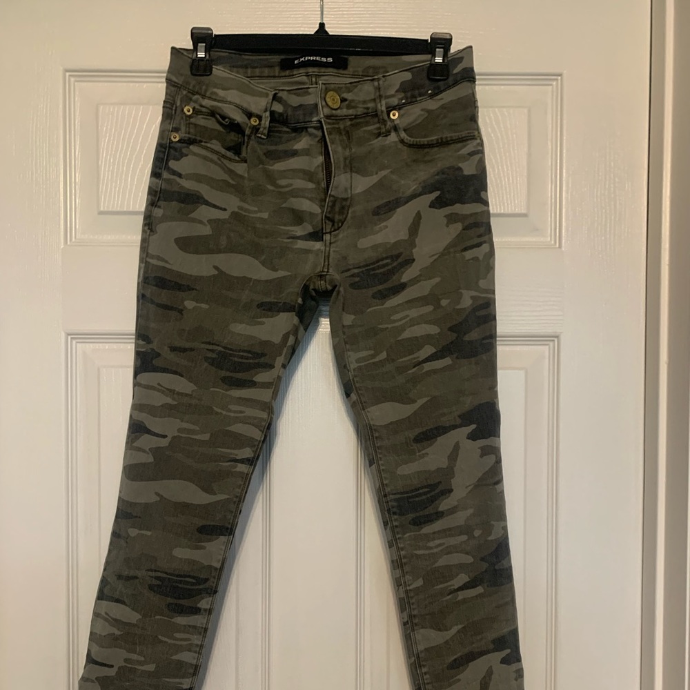 Camo pants